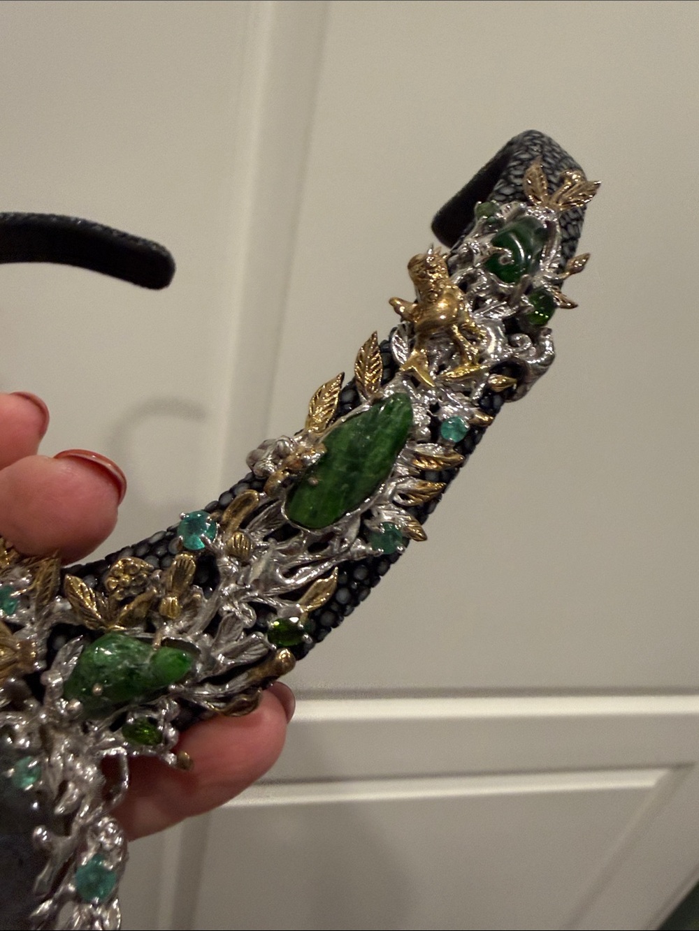 Elegant Green and Gold Statement Necklace - Women Jewelry - Picture 3 of 7